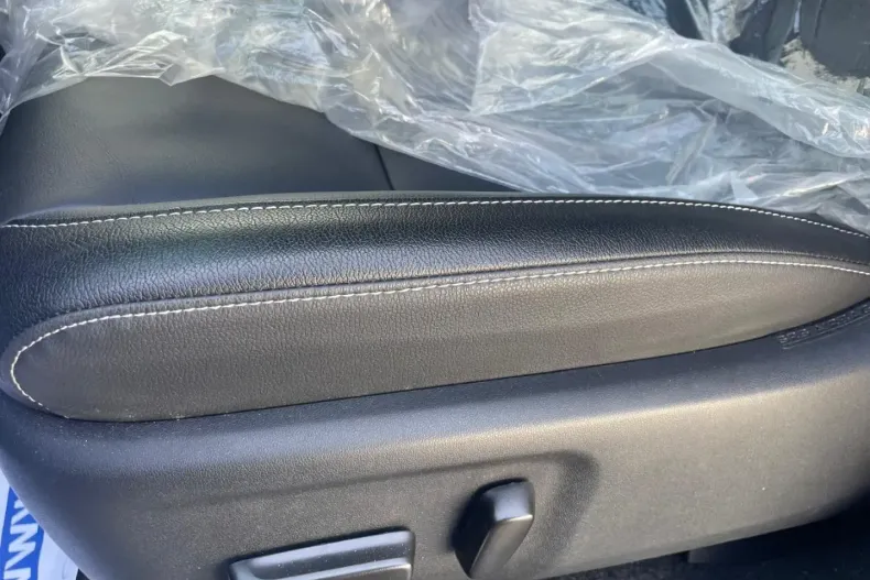 Toyota Hilux din 2024 cu 5.000 km - oferta TOY108586 - foto 15