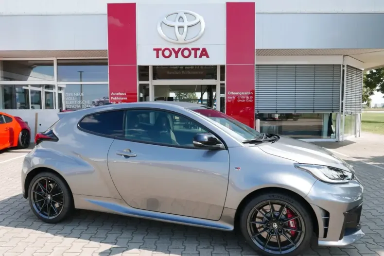 Toyota Yaris din 2024 cu 6.000 km - oferta TOY108588 - foto 1