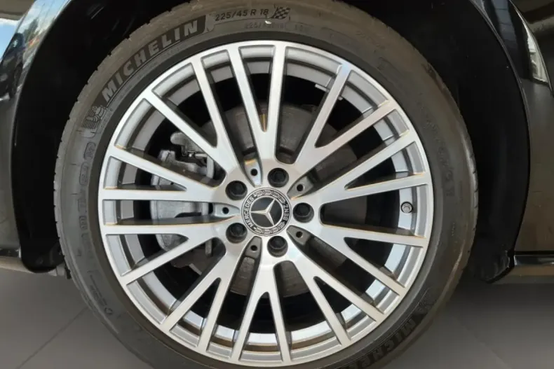 Mercedes-Benz CLA 250 din 2021 cu 36.786 km - oferta MER108589 - foto 8