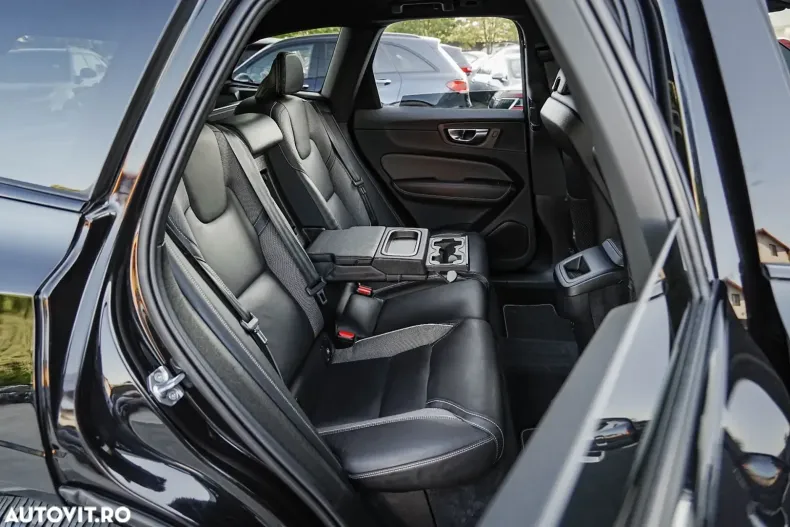 Volvo XC60 din 2021 cu 85.670 km - oferta VOL108590 - foto 17