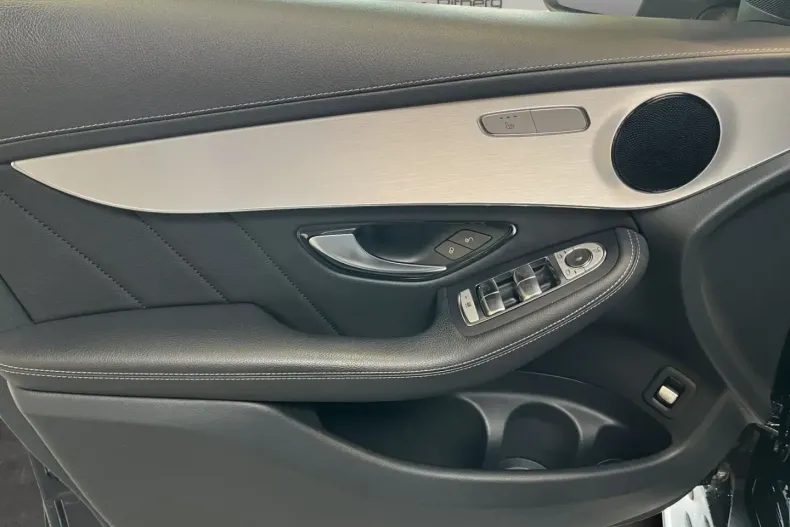 Mercedes-Benz GLC 300 din 2022 cu 80.000 km - oferta MER108591 - foto 16