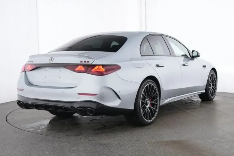 Mercedes-Benz E 53 AMG din 2024 cu 5.758 km - oferta MER108598 - foto 3