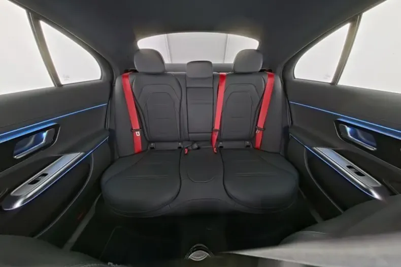 Mercedes-Benz E 53 AMG din 2024 cu 5.758 km - oferta MER108598 - foto 9