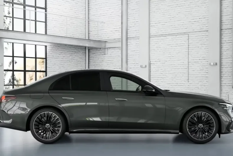 Mercedes-Benz E 300 din 2023 cu 4.376 km - oferta MER108616 - foto 2