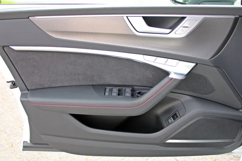 Audi RS7 din 2023 cu 30.590 km - oferta AUD108619 - foto 6