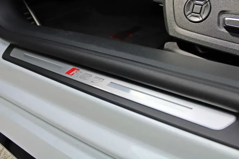 Audi RS7 din 2023 cu 30.590 km - oferta AUD108619 - foto 9