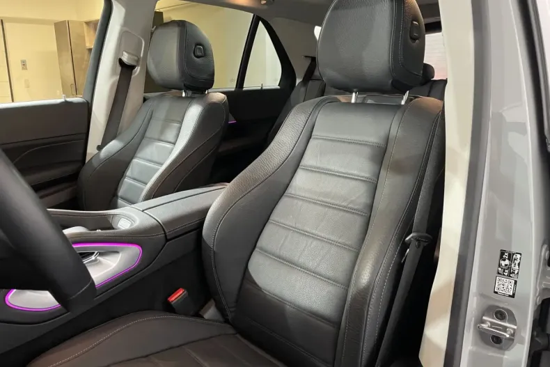 Mercedes-Benz GLE 300 din 2025 cu 8.600 km - oferta MER108651 - foto 13