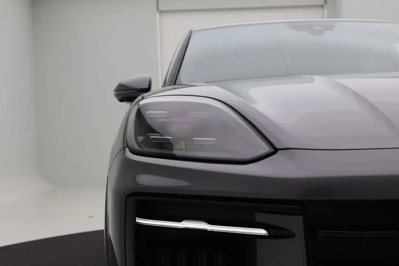 Porsche Cayenne din 2024 cu 24.707 km - oferta POR108654 - foto 8