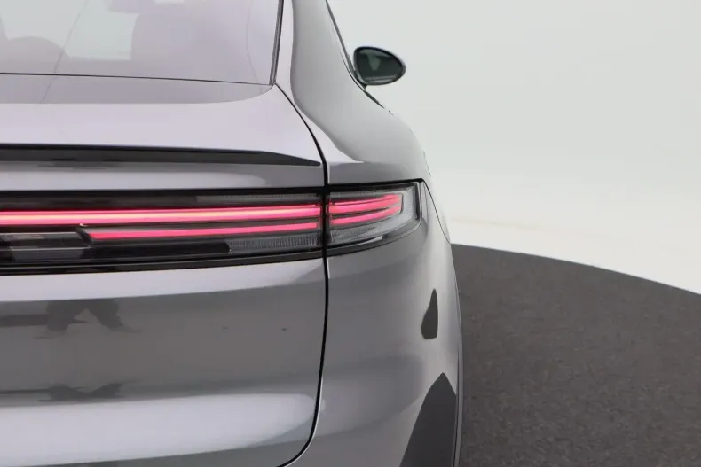 Porsche Cayenne din 2024 cu 24.707 km - oferta POR108654 - foto 13