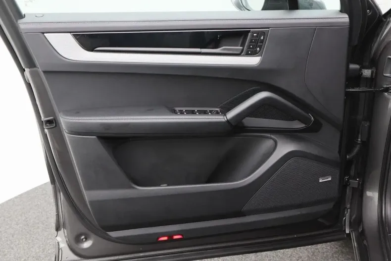 Porsche Cayenne din 2024 cu 24.707 km - oferta POR108654 - foto 20