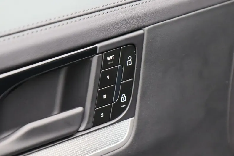 Porsche Cayenne din 2024 cu 24.707 km - oferta POR108654 - foto 22