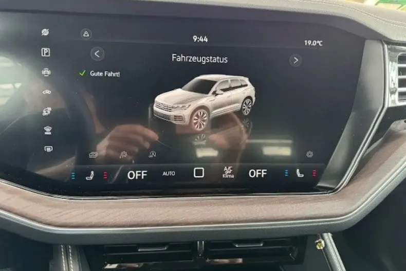 Volkswagen Touareg din 2024 cu 4.644 km - oferta VOL108659 - foto 7