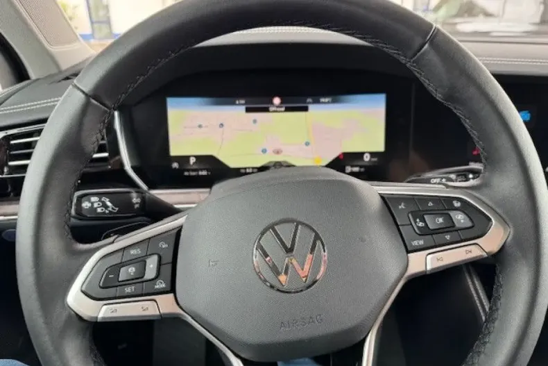 Volkswagen Touareg din 2024 cu 4.644 km - oferta VOL108659 - foto 9