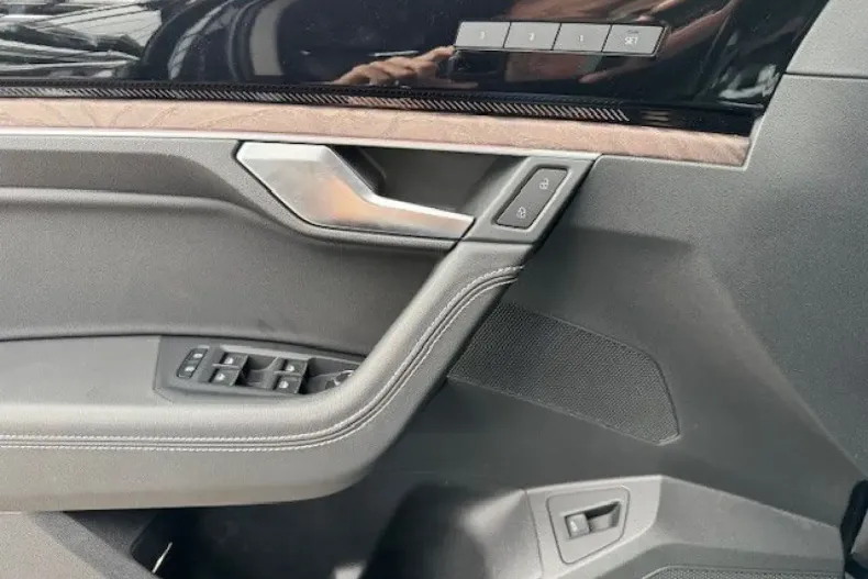 Volkswagen Touareg din 2024 cu 4.644 km - oferta VOL108659 - foto 10