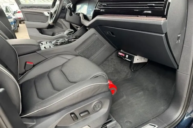 Volkswagen Touareg din 2024 cu 4.644 km - oferta VOL108659 - foto 14