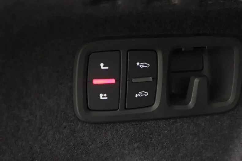 Audi Q8 din 2024 cu 18.914 km - oferta AUD108660 - foto 19