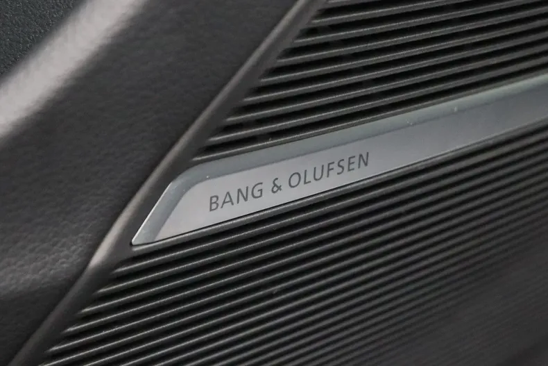 Audi Q8 din 2024 cu 18.914 km - oferta AUD108660 - foto 25