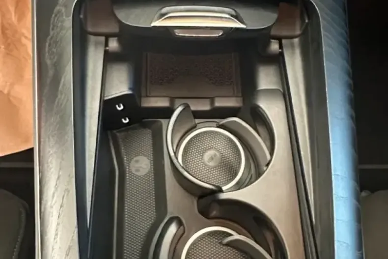 Mercedes-Benz E 200 din 2024 cu 43.465 km - oferta MER108694 - foto 19