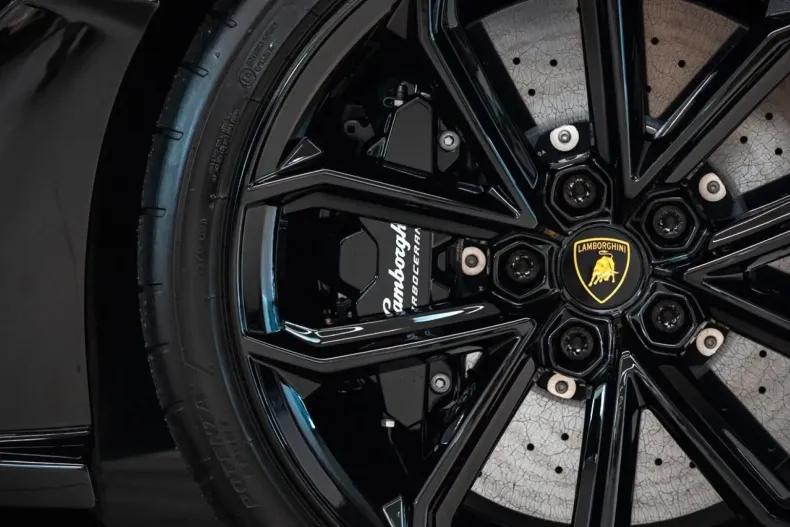 Lamborghini Revuelto din 2024 cu 3.000 km - oferta LAM108697 - foto 11