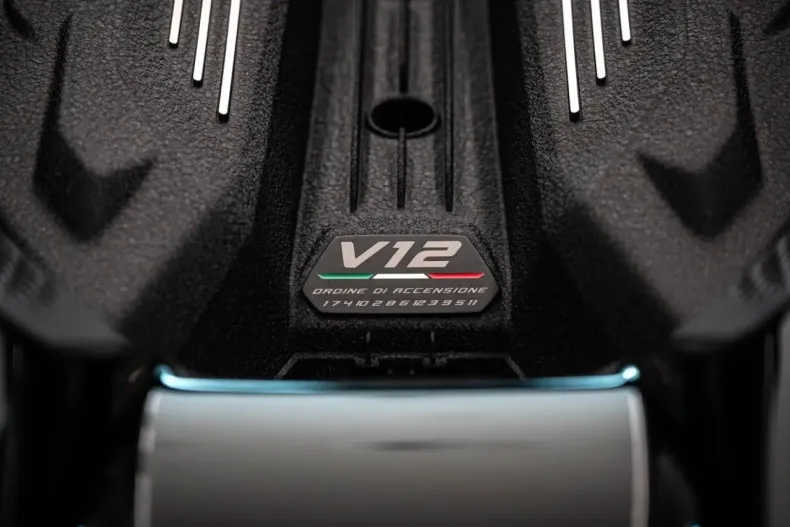 Lamborghini Revuelto din 2024 cu 3.000 km - oferta LAM108697 - foto 13