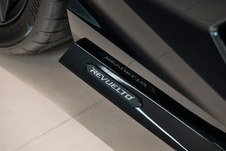Lamborghini Revuelto din 2024 cu 3.000 km - oferta LAM108697 - foto 30