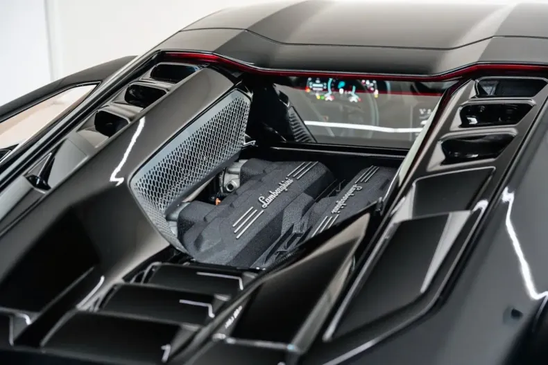 Lamborghini Revuelto din 2024 cu 3.000 km - oferta LAM108697 - foto 37