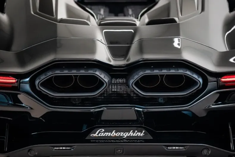 Lamborghini Revuelto din 2024 cu 3.000 km - oferta LAM108697 - foto 38