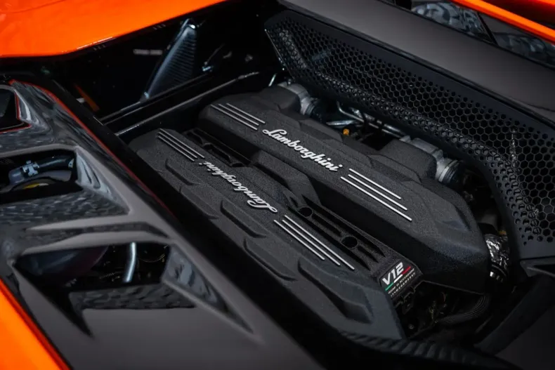 Lamborghini Revuelto din 2024 cu 9.200 km - oferta LAM108699 - foto 12