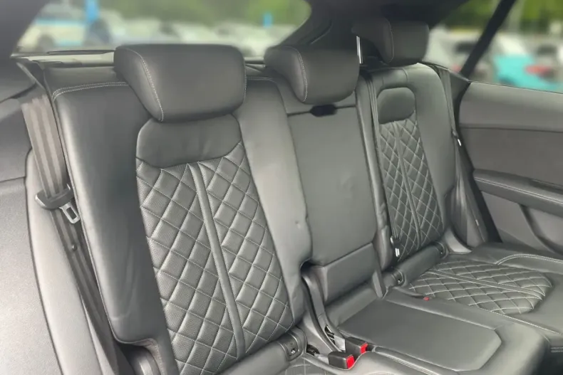 Audi Q8 din 2021 cu 67.500 km - oferta AUD108730 - foto 8