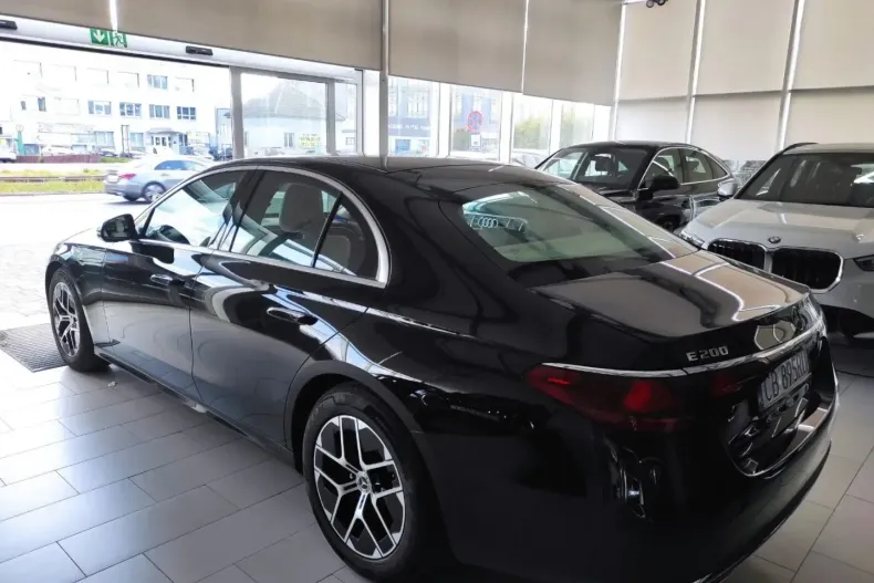 Mercedes-Benz E 200 din 2024 cu 20.000 km - oferta MER108754 - foto 9