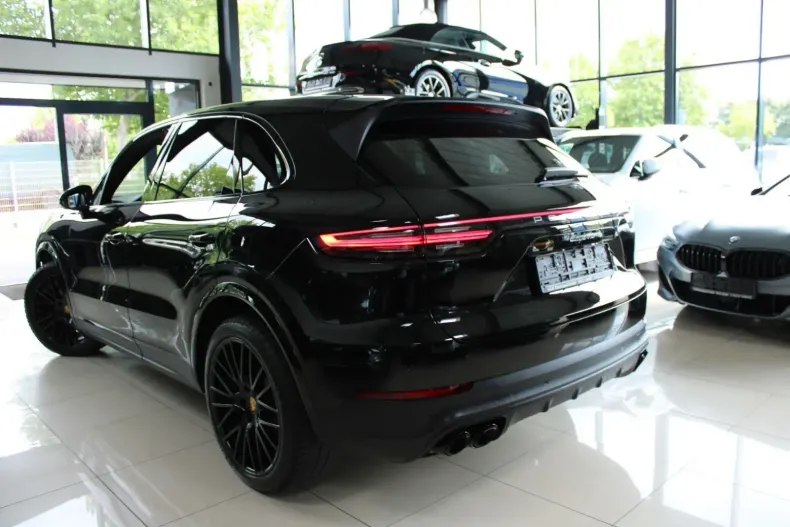 Porsche Cayenne din 2023 cu 41.730 km - oferta POR108757 - foto 2