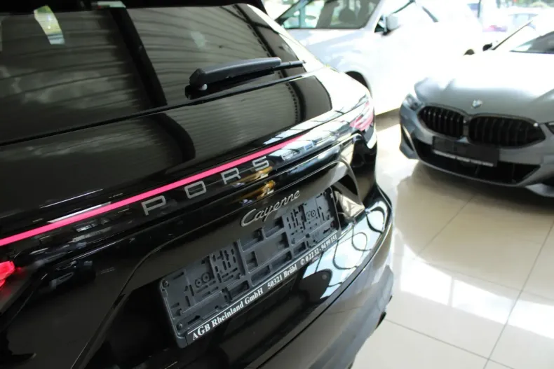 Porsche Cayenne din 2023 cu 41.730 km - oferta POR108757 - foto 7