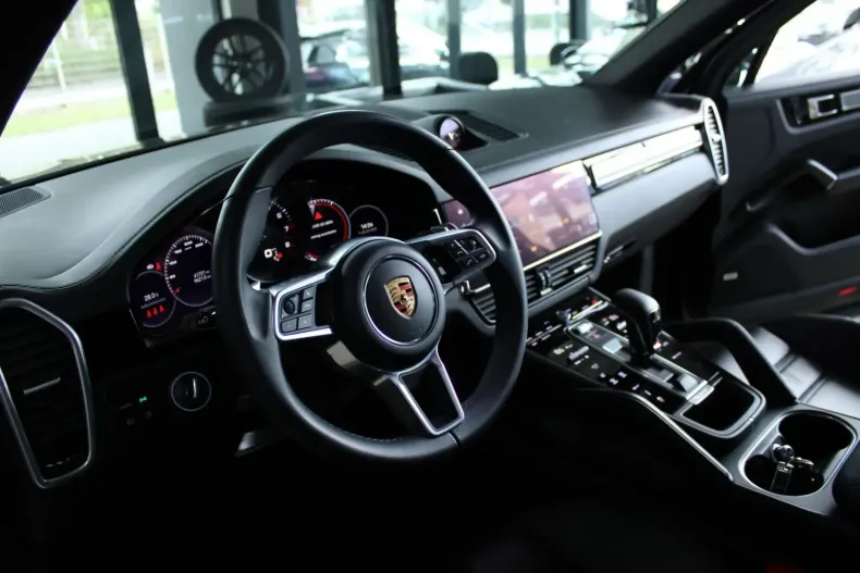 Porsche Cayenne din 2023 cu 41.730 km - oferta POR108757 - foto 8