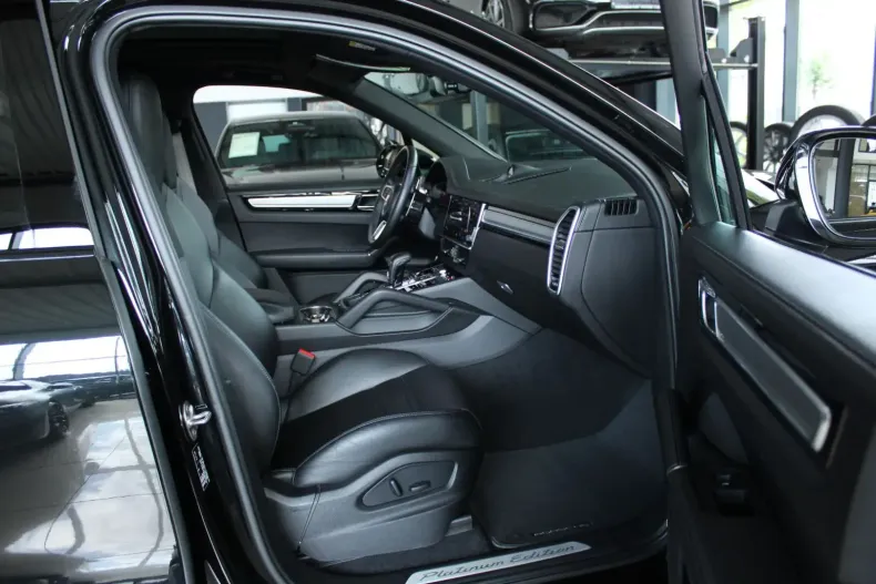 Porsche Cayenne din 2023 cu 41.730 km - oferta POR108757 - foto 9