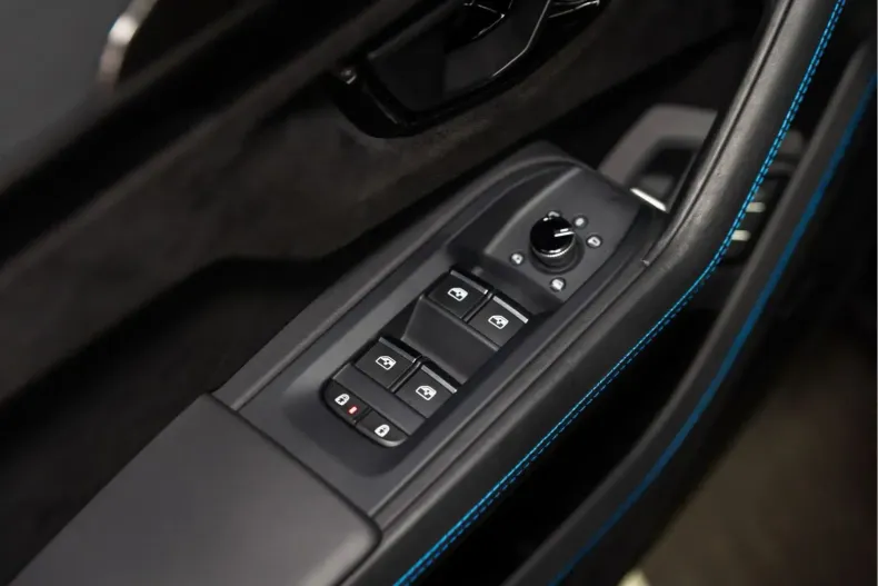 Lamborghini Urus din 2023 cu 15.250 km - oferta LAM108758 - foto 24