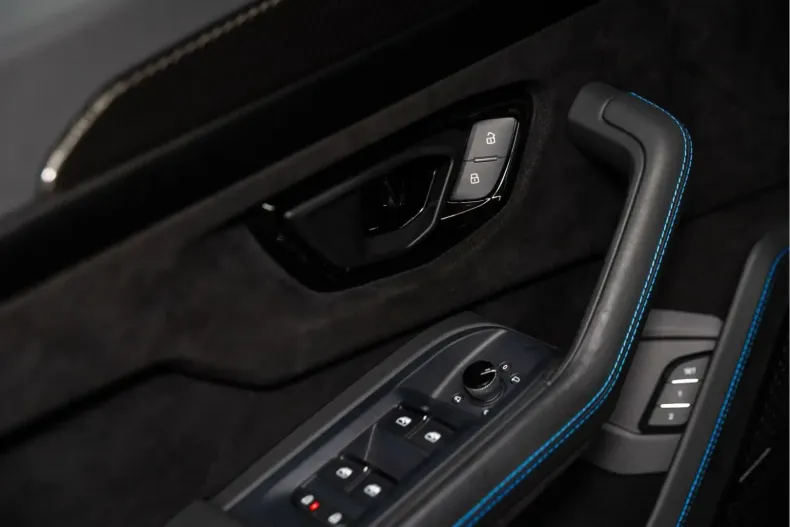 Lamborghini Urus din 2023 cu 15.250 km - oferta LAM108758 - foto 25