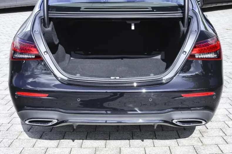 Mercedes-Benz E 300 din 2022 cu 60.649 km - oferta MER108759 - foto 12