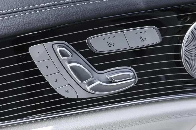 Mercedes-Benz E 300 din 2022 cu 60.649 km - oferta MER108759 - foto 16