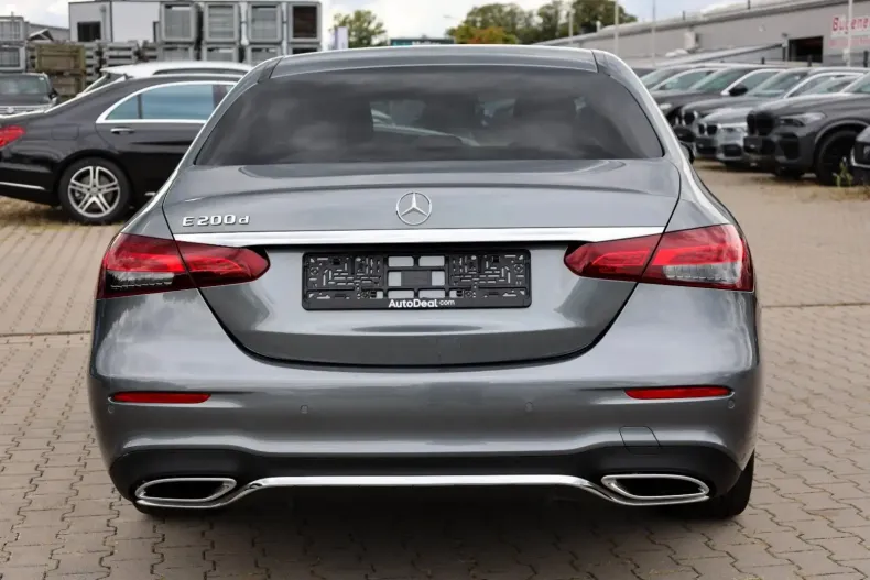 Mercedes-Benz E 200 din 2023 cu 65.767 km - oferta MER108765 - foto 6