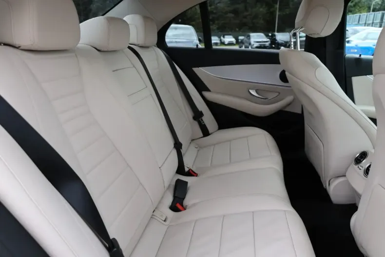 Mercedes-Benz E 200 din 2023 cu 65.767 km - oferta MER108765 - foto 12