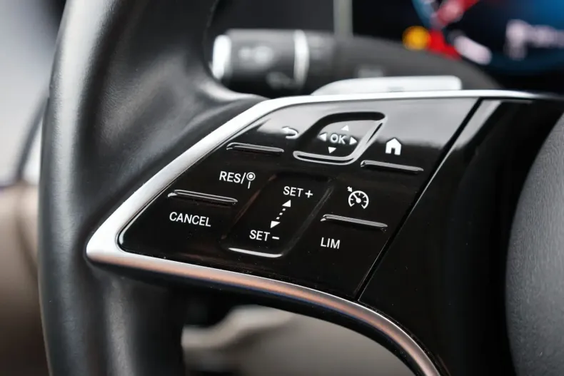 Mercedes-Benz E 200 din 2023 cu 65.767 km - oferta MER108765 - foto 14