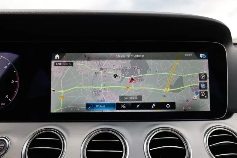 Mercedes-Benz E 200 din 2023 cu 65.767 km - oferta MER108765 - foto 17