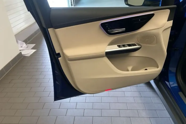 Mercedes-Benz GLC 300 din 2024 cu 23.246 km - oferta MER108767 - foto 13