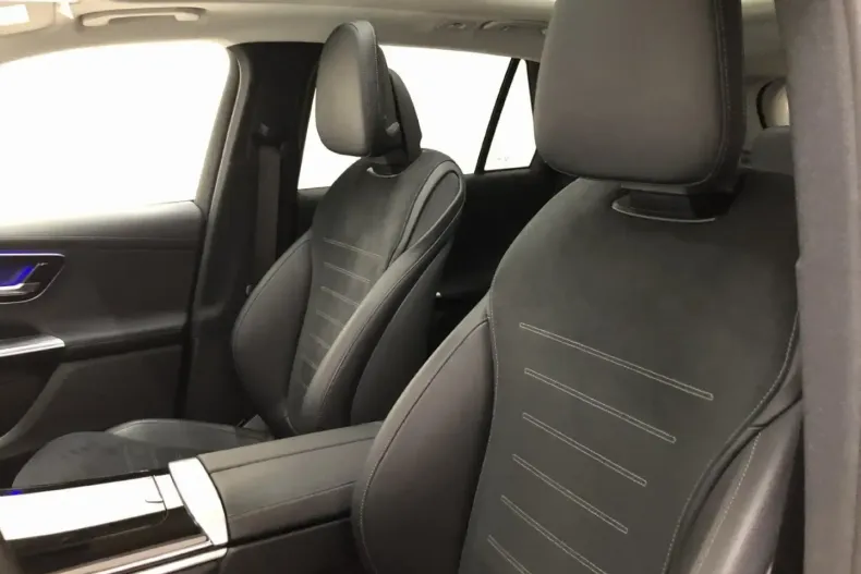 Mercedes-Benz GLC 200 din 2023 cu 13.200 km - oferta MER108769 - foto 11