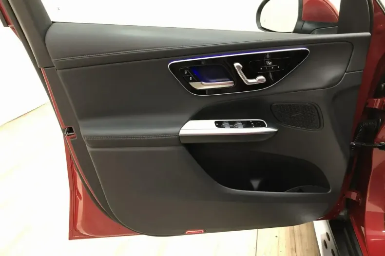 Mercedes-Benz GLC 200 din 2023 cu 13.200 km - oferta MER108769 - foto 15