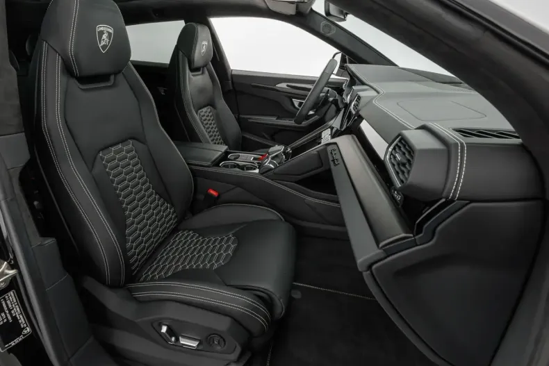 Lamborghini Urus din 2023 cu 10.200 km - oferta LAM108770 - foto 19