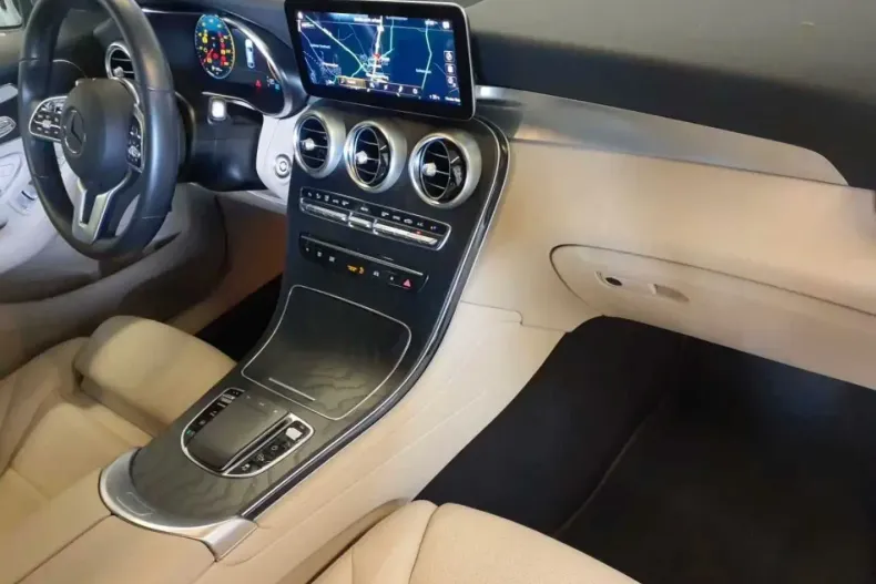 Mercedes-Benz GLC 220 din 2022 cu 44.385 km - oferta MER108791 - foto 6