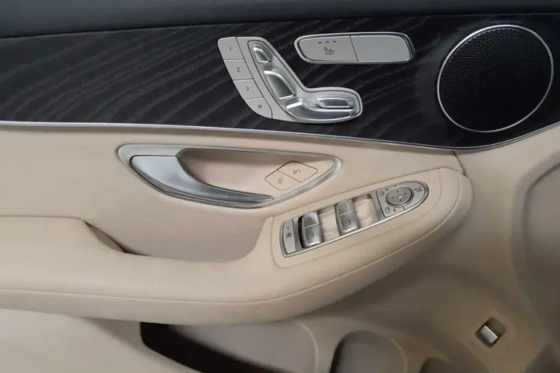 Mercedes-Benz GLC 220 din 2022 cu 44.385 km - oferta MER108791 - foto 10