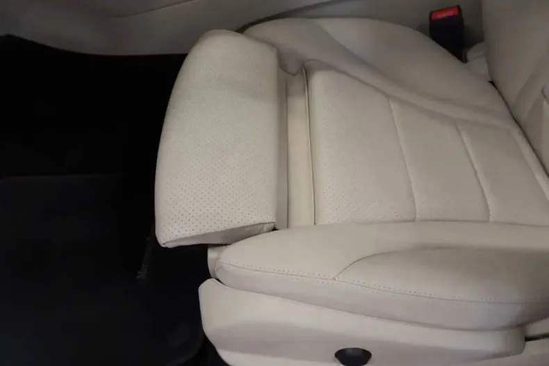 Mercedes-Benz GLC 220 din 2022 cu 44.385 km - oferta MER108791 - foto 11