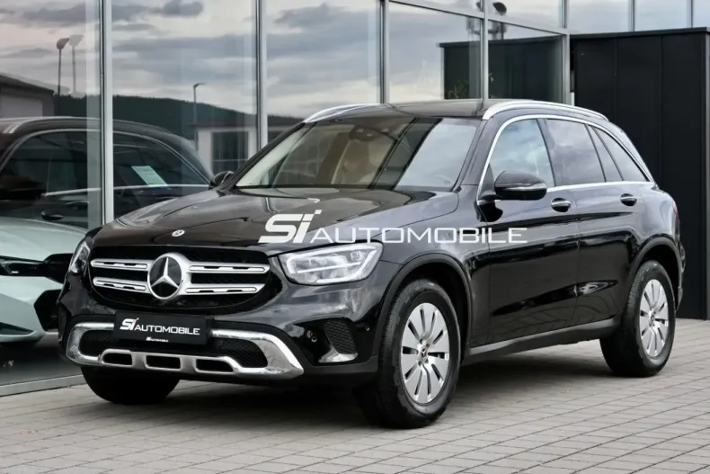 Mercedes-Benz GLC 300 din 2021 cu 60.000 km - oferta MER108792 - foto 1